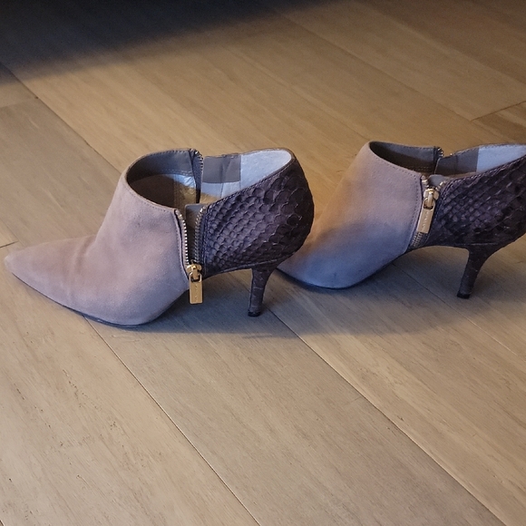 Michael Kors Shoes - Michael Kors Brown & Snake Skin Kitten Heels. Size 7.